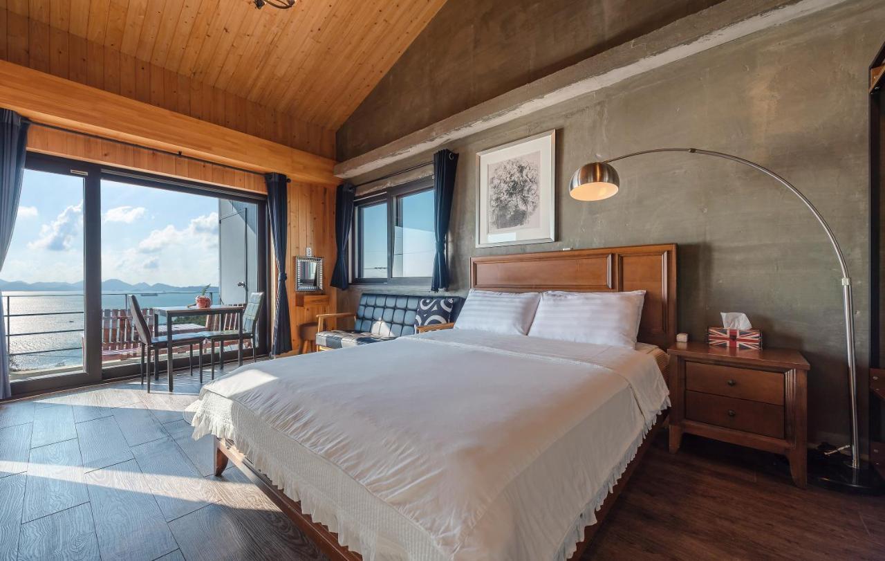 Namhae Whale'S Dream Villa Екстериор снимка
