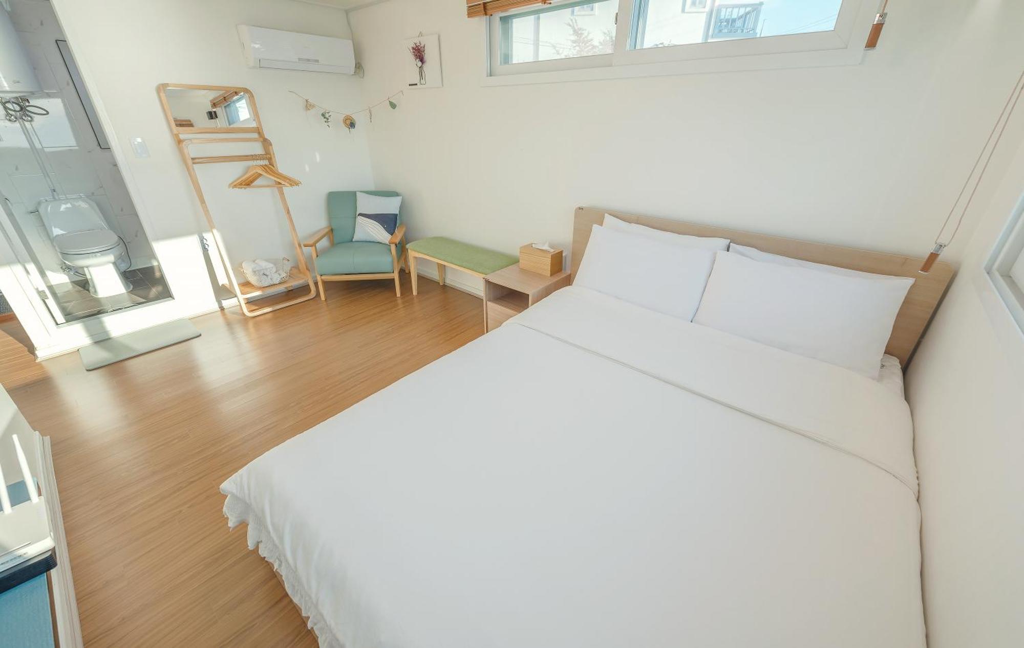 Namhae Whale'S Dream Villa Стая снимка