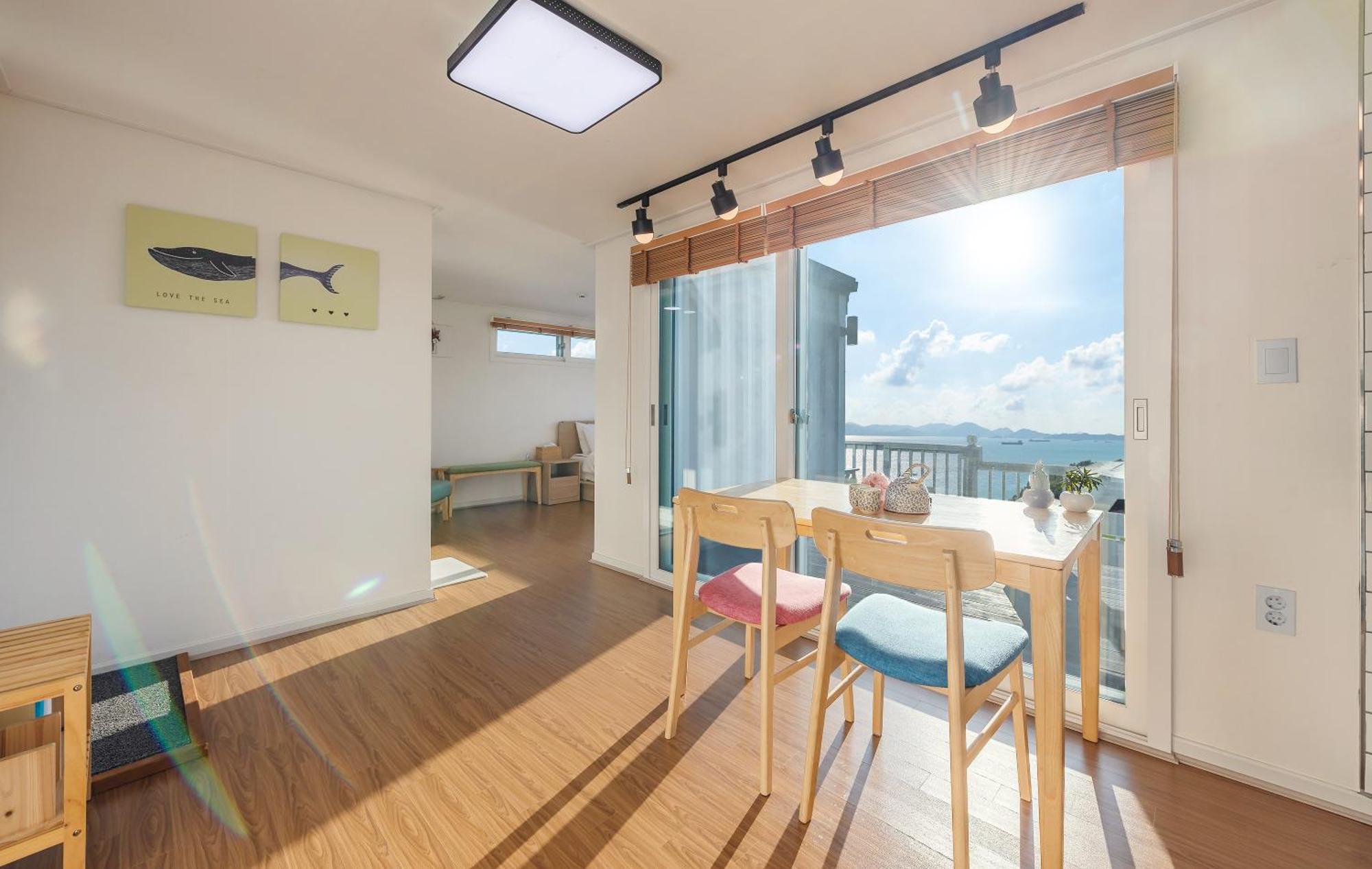 Namhae Whale'S Dream Villa Стая снимка