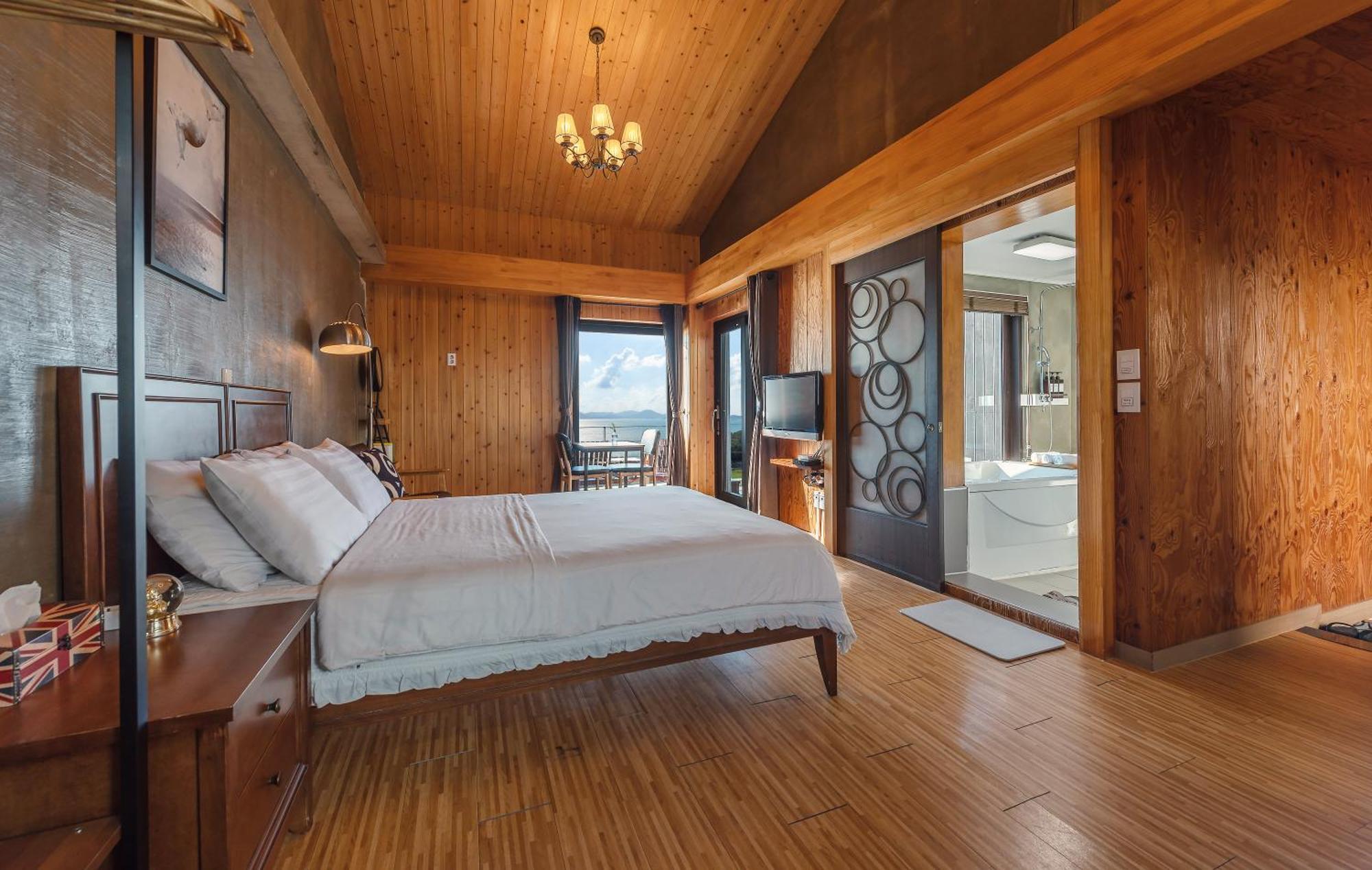 Namhae Whale'S Dream Villa Стая снимка