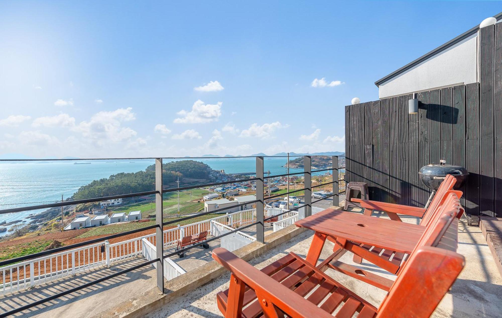 Namhae Whale'S Dream Villa Стая снимка